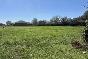 102 Bobolink Dr, Bastrop, TX 78602 - Photo 1