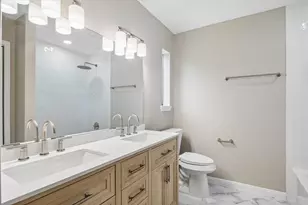 9007 Imogene St, Houston, TX 77036 - Photo 14