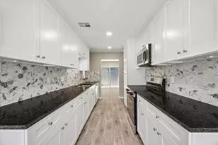 9007 Imogene St, Houston, TX 77036 - Photo 6
