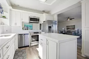 210 Easterly, Tiki Island, TX 77554 - Photo 6