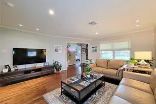 6550 Cindy Ln, Houston, TX 77008 - Photo 4