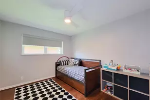 6550 Cindy Ln, Houston, TX 77008 - Photo 16