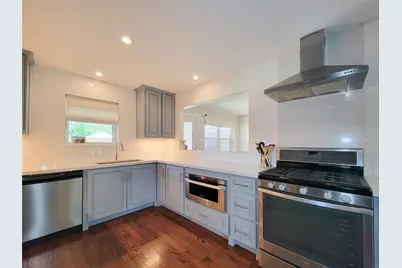 6550 Cindy Lane, Houston, TX 77008 - Photo 8
