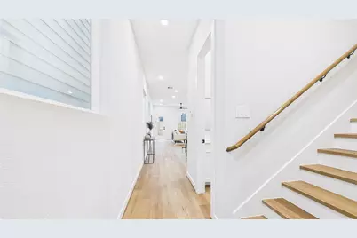 5032 Creekmont Drive, Houston, TX 77091 - Photo 8