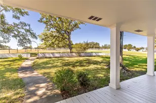 145 Camilla Cir, Bellville, TX 77418 - Photo 30