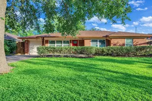 219 E Janisch Rd, Houston, TX 77022 - Photo 1