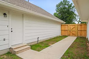 25804 Maplewood Dr, Spring, TX 77386 - Photo 2