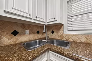 4727 Merwin St, Houston, TX 77027 - Photo 28
