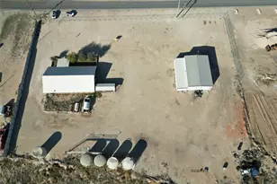 600 N E Ave, Kermit, TX 79745 - Photo 4