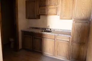 600 N E Ave, Kermit, TX 79745 - Photo 44