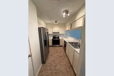 9011 Ketchwood Drive, Houston, TX 77099 - Photo 8