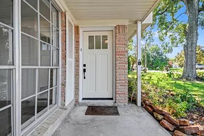 415 Morningside Drive, Friendswood, TX 77546 - Photo 2