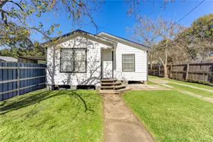 7811 St Louis St, Houston, TX 77028 - Photo 1