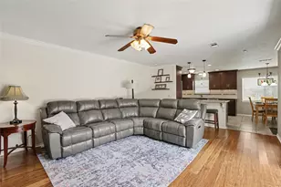 1754 Nocturne Ln, Houston, TX 77043 - Photo 6