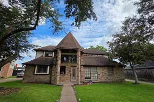 15318 Bonita Springs Dr, Houston, TX 77083 - Photo 2