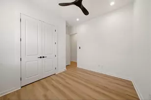 8203 Calhoun Rd, Houston, TX 77033 - Photo 22