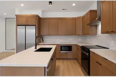 8203 Calhoun Road #B, Houston, TX 77033 - Photo 10