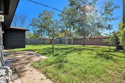 6325 Rowan Lane, Houston, TX 77074 - Photo 16
