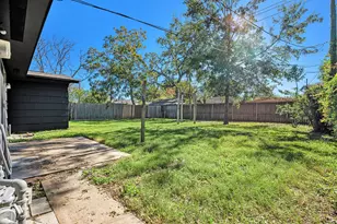 6325 Rowan Ln, Houston, TX 77074 - Photo 16