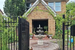 2417 Blodgett St, Houston, TX 77004 - Photo 2
