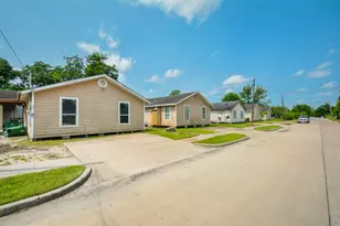 6014 Collingsworth St, Houston, TX 77026 - Photo 2