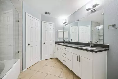 5239 Schuler Street #C, Houston, TX 77007 - Photo 12