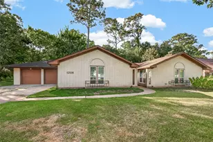 1209 Sunset Dr, Dickinson, TX 77539 - Photo 1