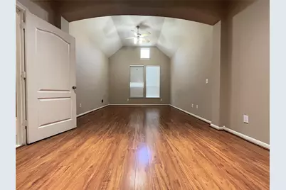 3305 N Knollcrest Lane, Pearland, TX 77584 - Photo 10