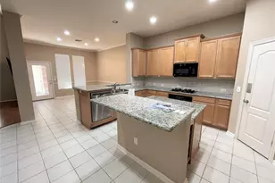 3305 N Knollcrest Ln, Pearland, TX 77584 - Photo 4