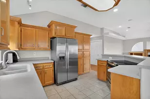 514 Pompano St, Bayou Vista, TX 77563 - Photo 12