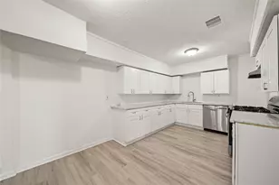 2942 Knotty Oaks Trail, Houston, TX 77045 - Photo 8