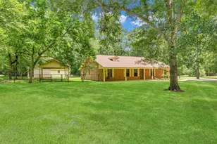 361 Forest Ln, Huntsville, TX 77340 - Photo 4