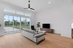 8718 Aquino Ln, Houston, TX 77055 - Photo 14