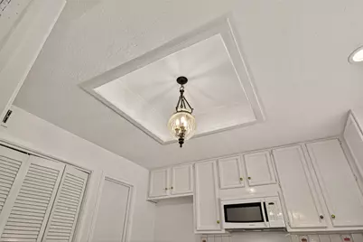 11711 Memorial Drive #13, Houston, TX 77024 - Photo 18
