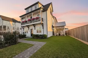 1027 Golden Nectar Ln, Houston, TX 77008 - Photo 2