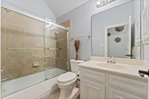 16114 Finnigans Cir, Houston, TX 77044 - Photo 34