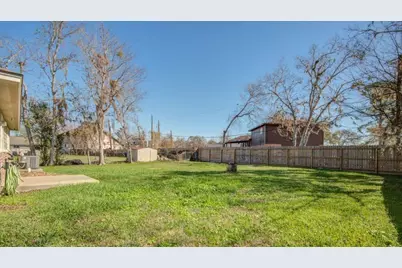 253 Briarcreek Street, Richwood, TX 77531 - Photo 6