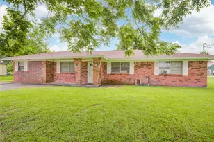 1421 N Ave S, Freeport, TX 77541 - Photo 2