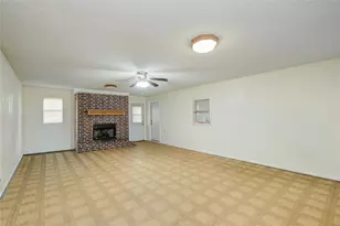 1421 N Ave S, Freeport, TX 77541 - Photo 14