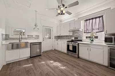 1711 Avenue M, Galveston, TX 77550 - Photo 4