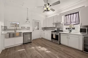 1711 Avenue M, Galveston, TX 77550 - Photo 4