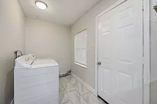 5223 Windemere St, Houston, TX 77033 - Photo 16