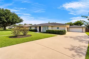 3908 Carlson Ln, Houston, TX 77047 - Photo 2