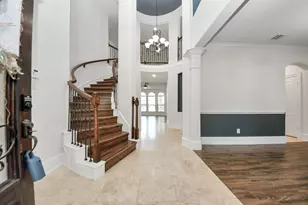 12430 Fossil Point Ln, Humble, TX 77346 - Photo 2