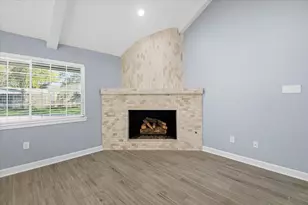 5006 Homewood Ln, Baytown, TX 77521 - Photo 6