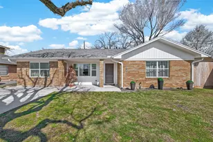 339 E Delz Dr, Houston, TX 77022 - Photo 1