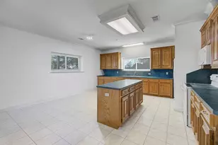 1399 County Rd 611, Dayton, TX 77535 - Photo 10