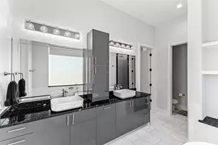 14002 Woodthorpe Ln, Houston, TX 77079 - Photo 26