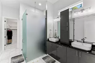 14002 Woodthorpe Ln, Houston, TX 77079 - Photo 14