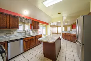 9927 Autumn Wy Dr, Houston, TX 77064 - Photo 8